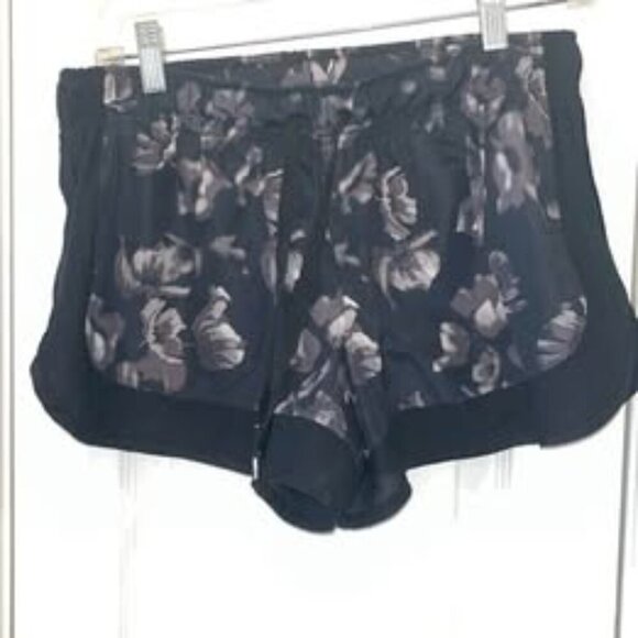 Size small Joe Fresh Women's draw string shorts "Active" line - Picture 2 of 4